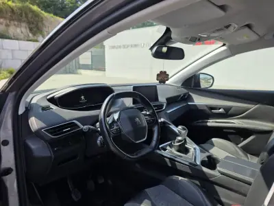 Peugeot 3008 2017 - 18990 EUR, 117000 km - AUTO.MOTO.pt - 117000km - foto 2 de 15