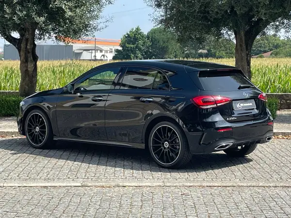 Mercedes-Benz A 250 2022 - 29900 EUR, 87000 km - AUTO.MOTO.pt - 87000km - foto 8 de 38