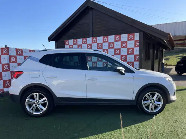 SEAT Arona 2020 - 16490 EUR, 122780 km - AUTO.MOTO.pt - 122780km - foto 2 de 24