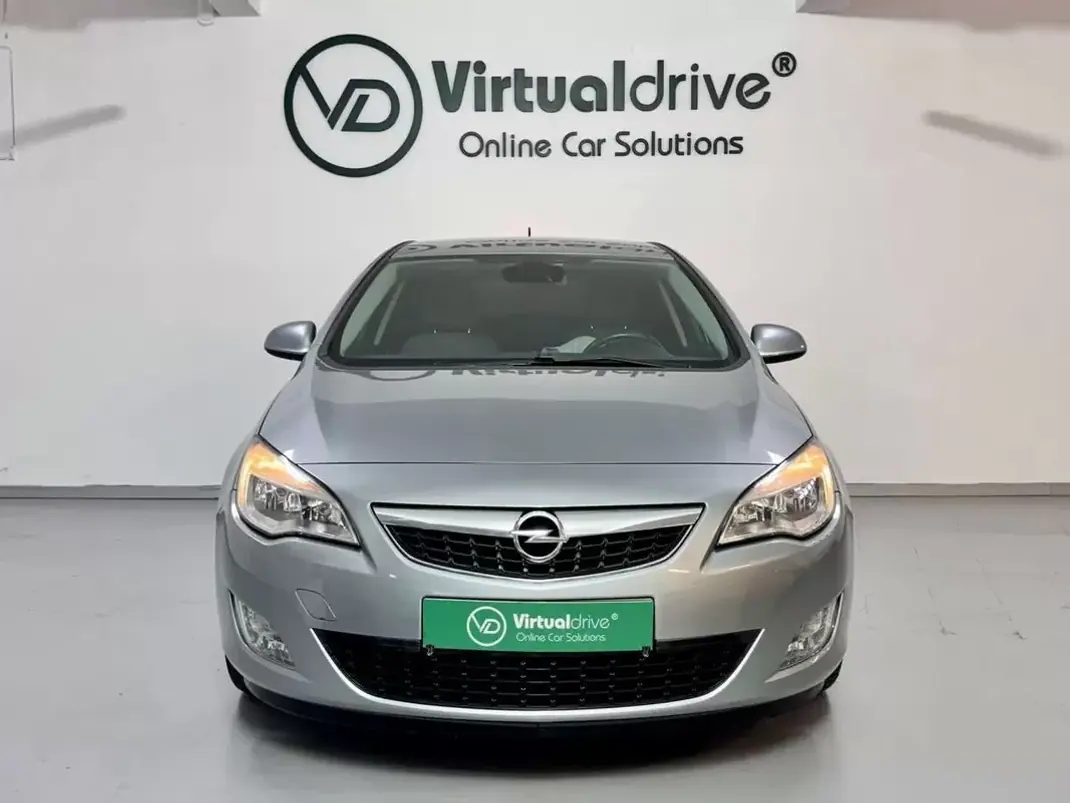 Opel Astra 2012 - 6250 EUR, 154000 km - AUTO.MOTO.pt - 154000km - foto 2 de 52