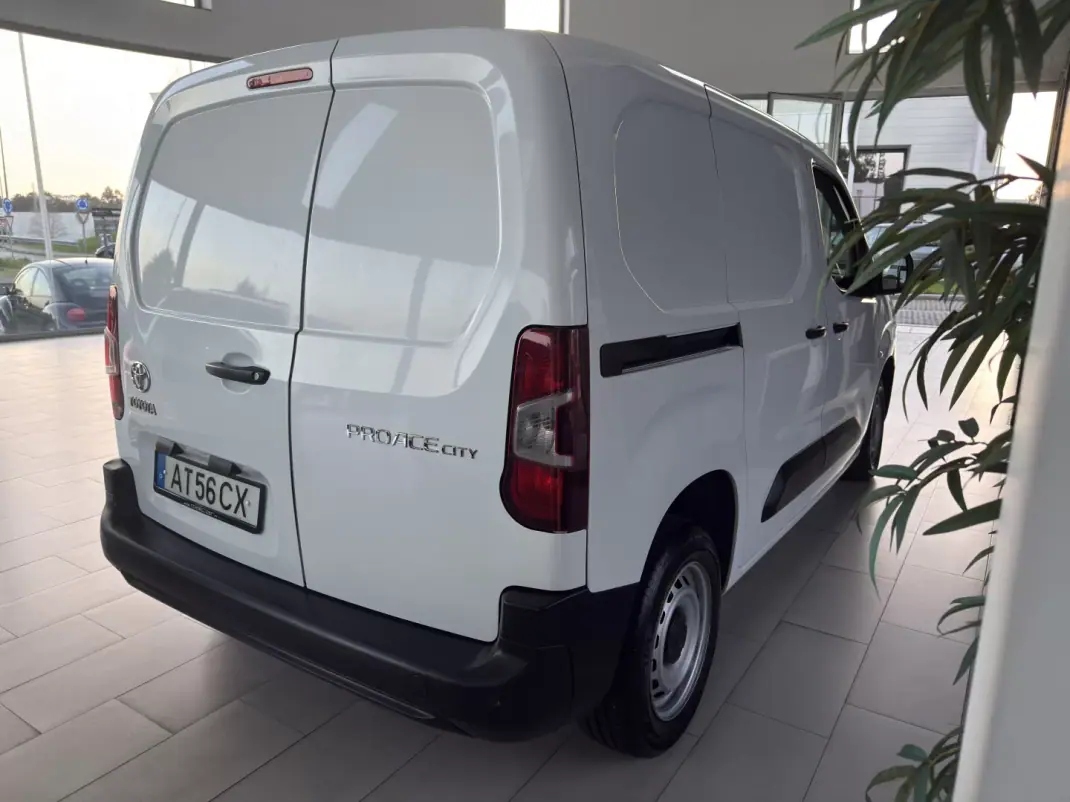 Toyota PROACE City EXCLUSIVE 2022 - 16490 EUR, 80811 km - AUTO.MOTO.pt - 80811km - foto 20 de 21