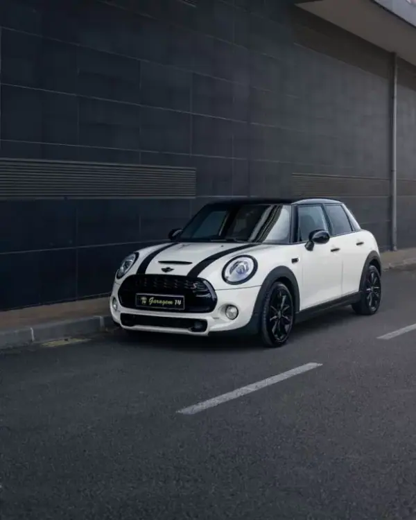 MINI Cooper 2015 - 19990 EUR, 135300 km - AUTO.MOTO.pt - 135300km - foto 47 de 54