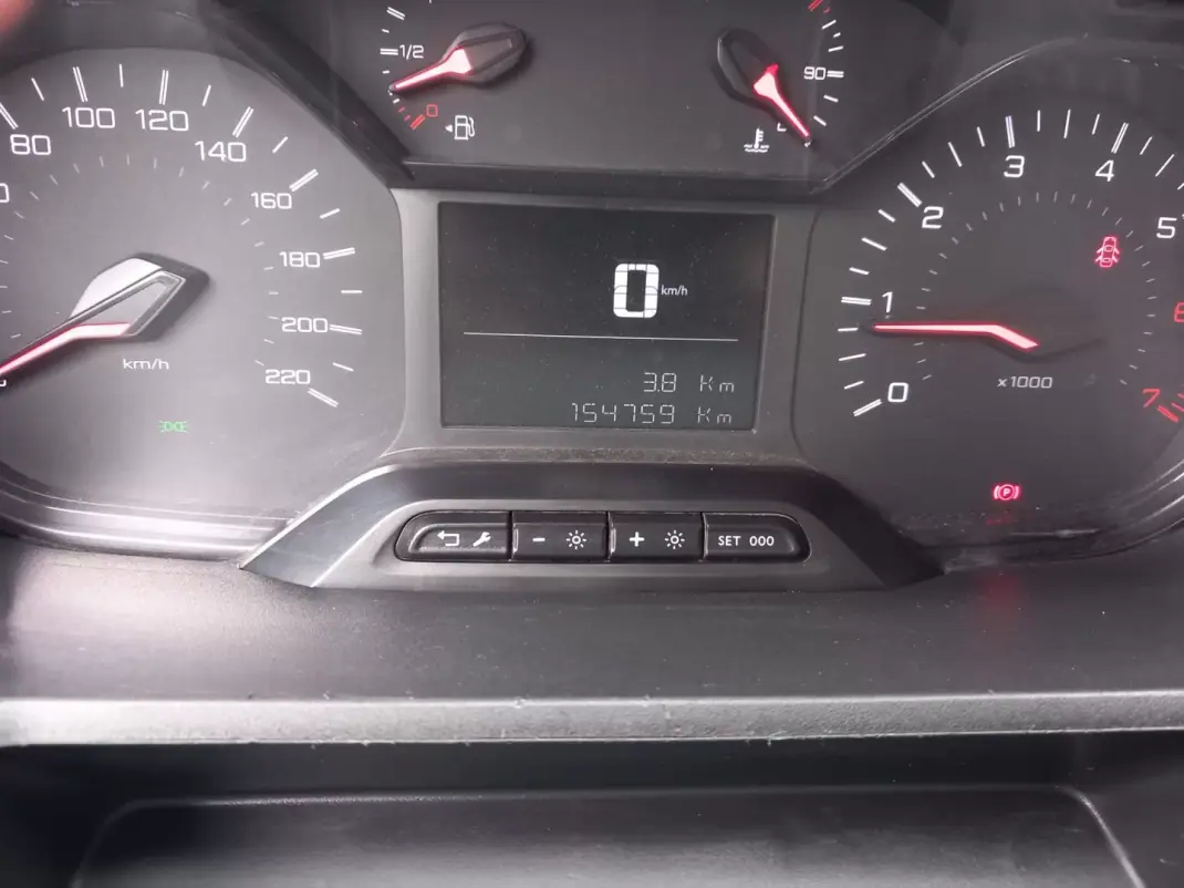 Peugeot Partner 1.5 BlueHDI Pro Longa 3L 2021 - 12900 EUR, 154760 km - AUTO.MOTO.pt - 154760km - foto 5 de 12