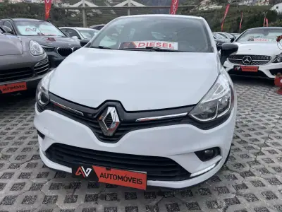 Renault Clio 2018 - 13950 EUR, 110232 km - AUTO.MOTO.pt - 110232km - foto 2 de 12