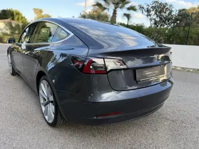Tesla Model 3 2019 - 24999 EUR, 60000 km - AUTO.MOTO.pt - 60000km - foto 13 de 17