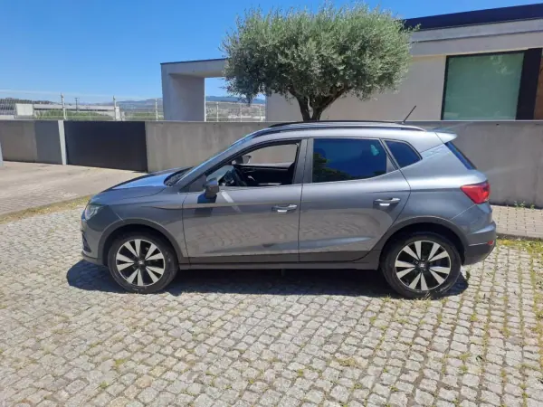 SEAT Arona 2018 - 14990 EUR, 93000 km - AUTO.MOTO.pt - 93000km - foto 3 de 12