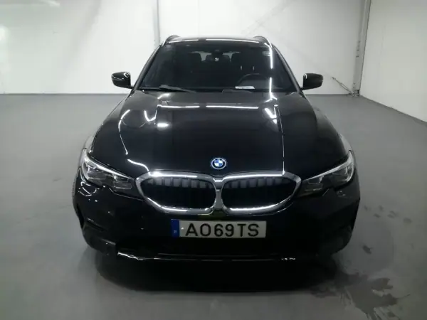 BMW 320 2022 - 25500 EUR, 109000 km - AUTO.MOTO.pt - 109000km - foto 2 de 11