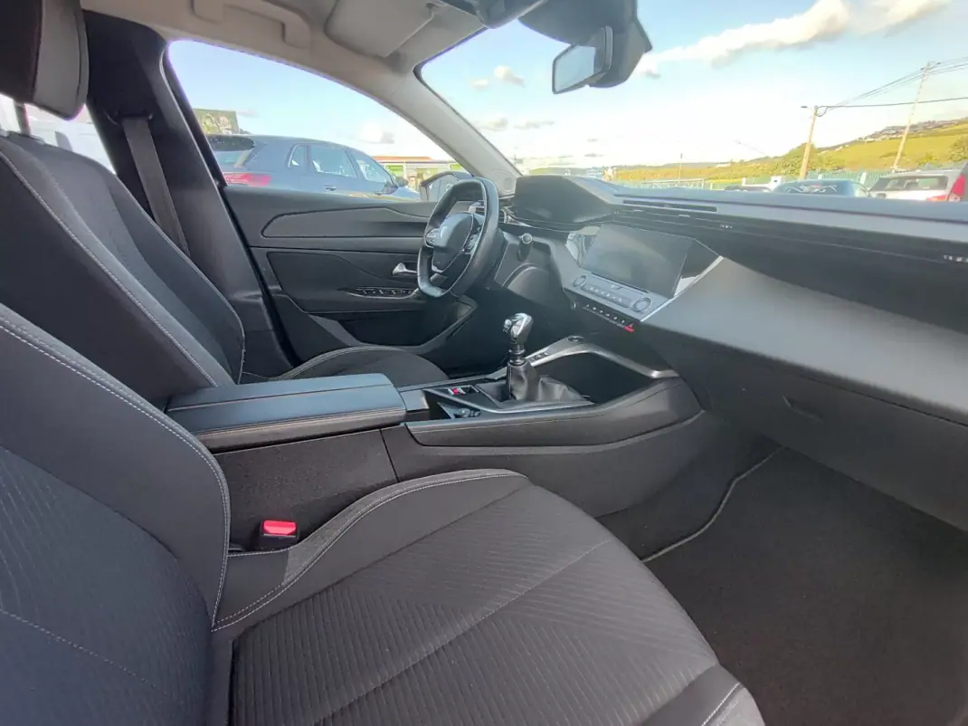 Peugeot 308 SW 2022 - 16990 EUR, 190000 km - AUTO.MOTO.pt - 190000km - foto 15 de 17