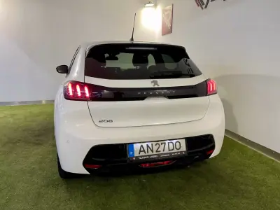 Peugeot 208 2021 - 13500 EUR, 146000 km - AUTO.MOTO.pt - 146000km - foto 7 de 33