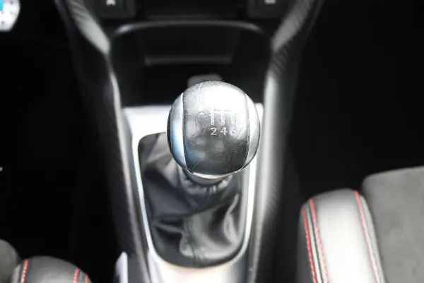 Citroën DS3 2012 - 16900 EUR, 52000 km - AUTO.MOTO.pt - 52000km - foto 28 de 33