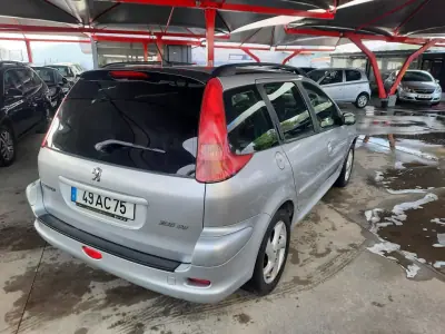 Peugeot 206 SW 2005 - 3950 EUR, 154425 km - AUTO.MOTO.pt - 154425km - foto 10 de 10