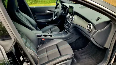 Mercedes-Benz CLA 200 2018 - 24900 EUR, 141000 km - AUTO.MOTO.pt - 141000km - foto 9 de 19