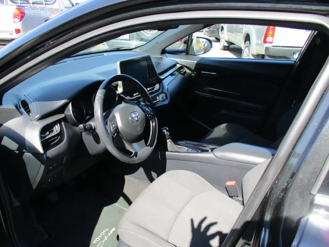 Toyota C-HR 2019 - 17790 EUR, 139185 km - 139185km - foto 8 de 23