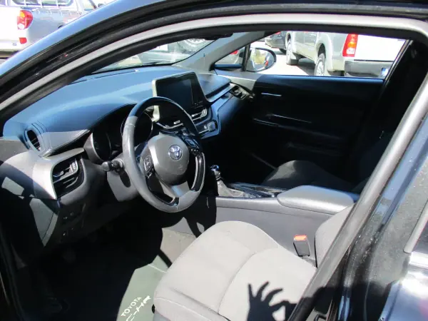 Toyota C-HR 2019 - 17790 EUR, 139185 km - AUTO.MOTO.pt - 139185km - foto 8 de 23