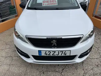 Peugeot 308 2019 - 12750 EUR, 142695 km - AUTO.MOTO.pt - 142695km - foto 6 de 19
