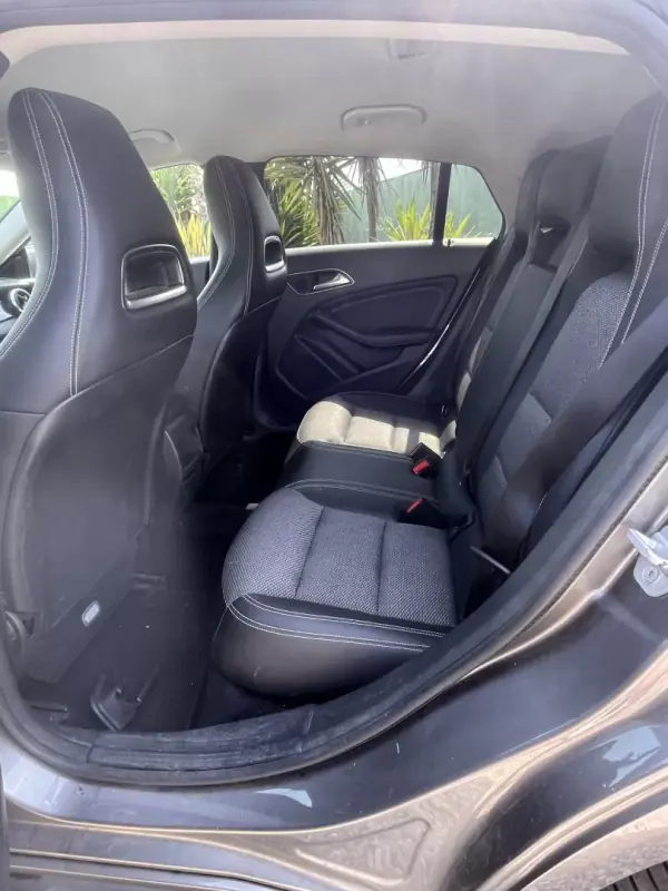 Mercedes-Benz CLA 180 2017 - 18500 EUR, 180800 km - AUTO.MOTO.pt - 180800km - foto 16 de 25