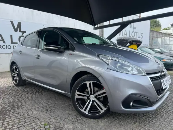 Peugeot 208 2018 - 13500 EUR, 41987 km - AUTO.MOTO.pt - 41987km - foto 3 de 18