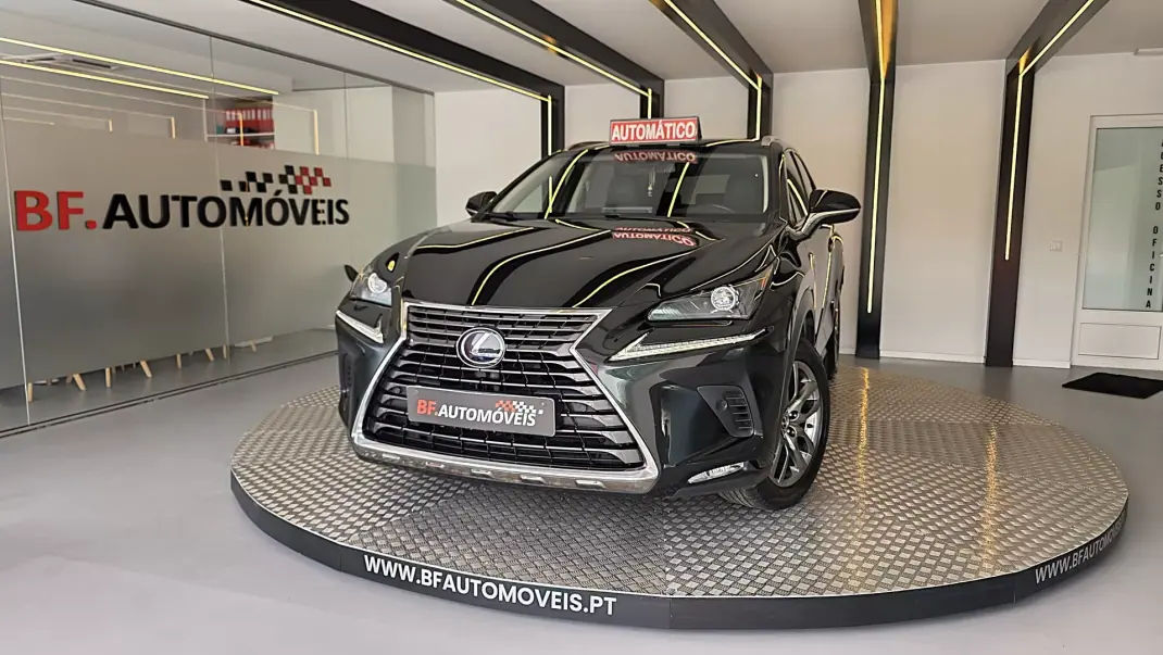 Lexus NX 300h 2018 - 31900 EUR, 78634 km - AUTO.MOTO.pt - 78634km - foto 1 de 65