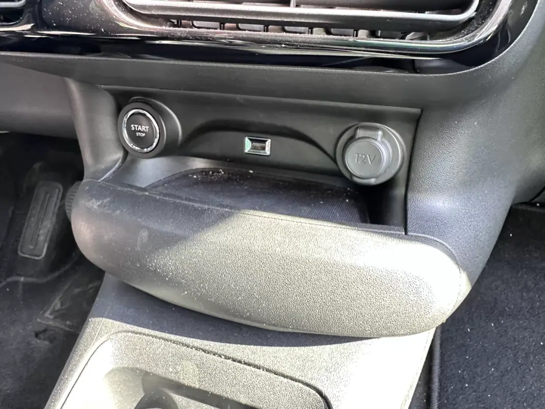 Citroën C4 Cactus 2018 - 11900 EUR, 180000 km - AUTO.MOTO.pt - 180000km - foto 43 de 47