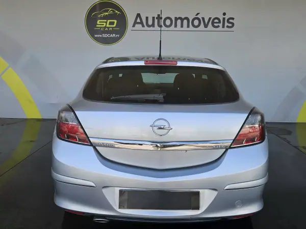 Opel Astra GTC 2006 - 4950 EUR, 175000 km - AUTO.MOTO.pt - 175000km - foto 7 de 9