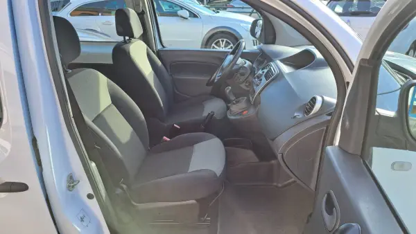 Renault Kangoo 1.5 DCI Express S/S Maxi Business 2019 - 18900 EUR, 190869 km - AUTO.MOTO.pt - 190869km - foto 13 de 31