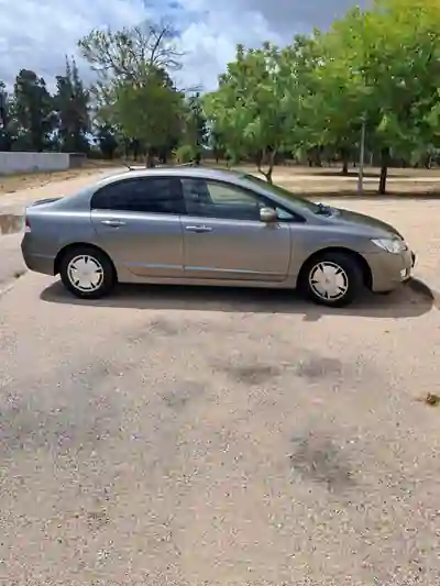 Honda CIVIC 4DR HYBRID 2007 - 5000 EUR, 193000 km - 193000km - foto 1 de 5