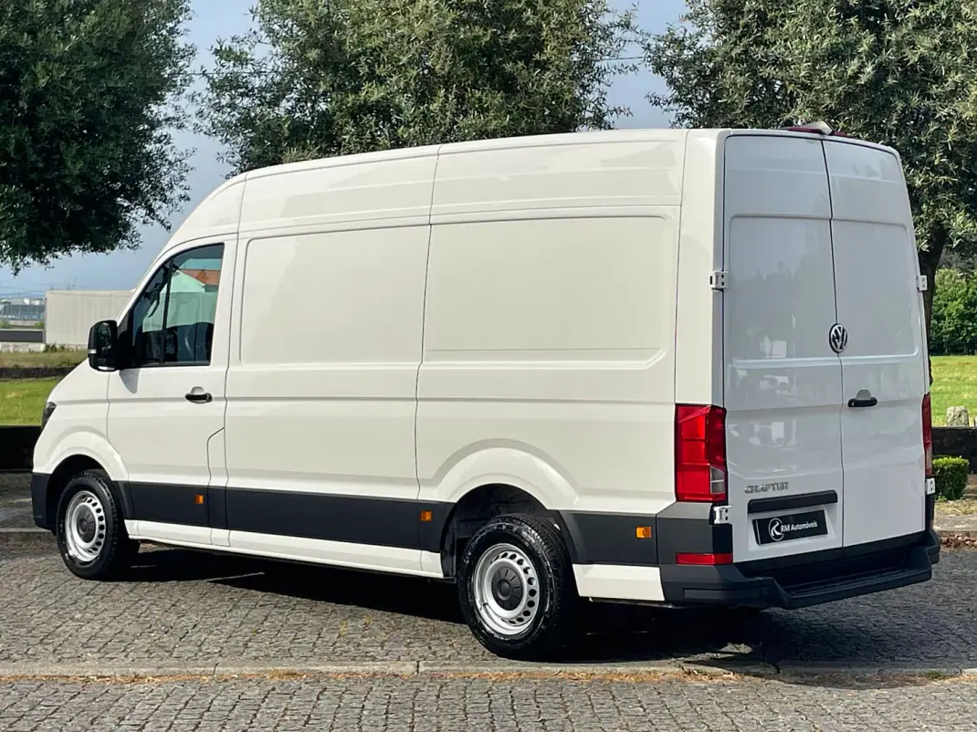 VW Crafter 2.0 TDI L3H3 IVA Dedutível 2022 - 26450 EUR, 128000 km - AUTO.MOTO.pt - 128000km - foto 9 de 33