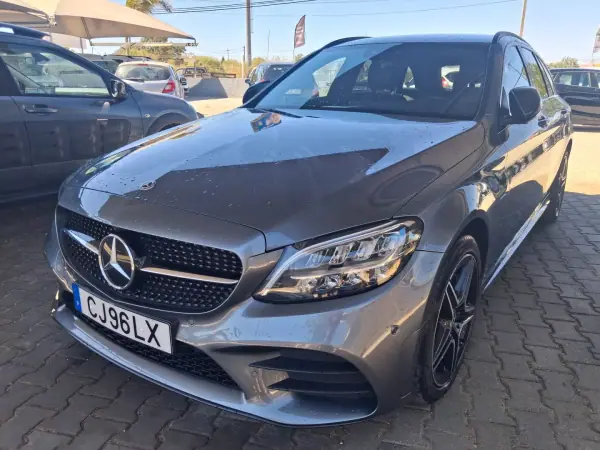 Mercedes-Benz C 300 2020 - 27900 EUR, 107000 km - AUTO.MOTO.pt - 107000km - foto 10 de 11