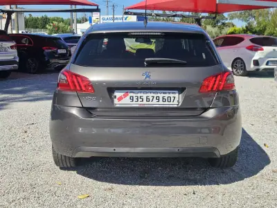 Peugeot 308 2018 - 13200 EUR, 61900 km - 61900km - foto 7 de 37