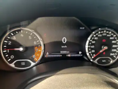 Jeep Renegade 2019 - 15900 EUR, 95000 km - AUTO.MOTO.pt - 95000km - foto 14 de 18