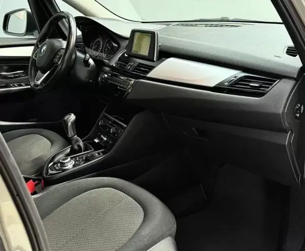 BMW 216 Active Tourer 2015 - 12750 EUR, 196513 km - AUTO.MOTO.pt - 196513km - foto 22 de 25