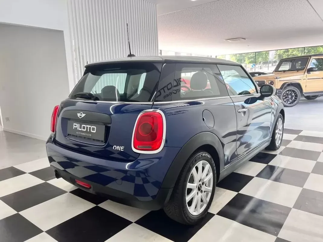MINI One 2015 - 11990 EUR, 113320 km - AUTO.MOTO.pt - 113320km - foto 8 de 25