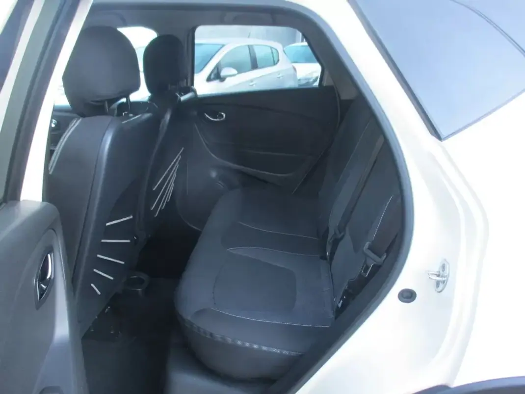 Renault Captur 2015 - 9990 EUR, 130000 km - 130000km - foto 19 de 22