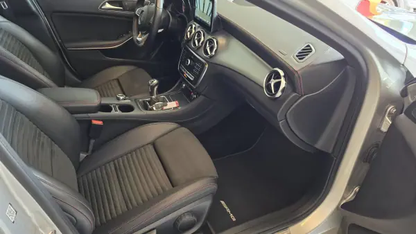 Mercedes-Benz GLA 180 2018 - 24900 EUR, 41570 km - 41570km - foto 48 de 52