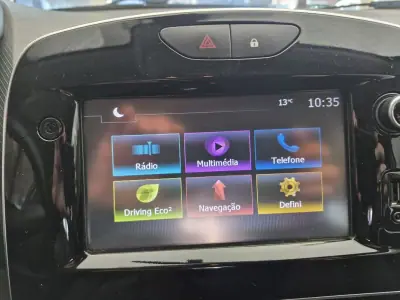 Renault Clio Sport Tourer 2018 - 11250 EUR, 87756 km - AUTO.MOTO.pt - 87756km - foto 18 de 30