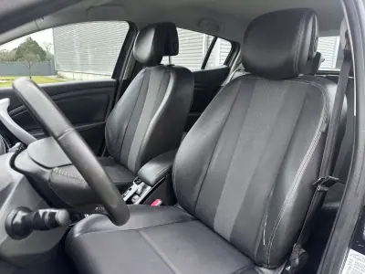 Renault Mégane 2012 - 7900 EUR, 270000 km - AUTO.MOTO.pt - 270000km - foto 22 de 36