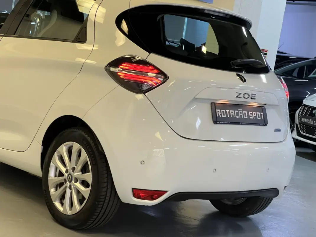 Renault Zoe 2020 - 15990 EUR, 67000 km - 67000km - foto 30 de 32