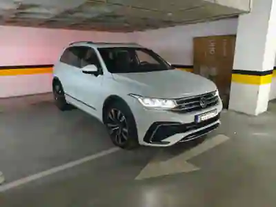 Volkswagen Tiguan 2021 - 28000 EUR, 82000 km - foto 1 de 10