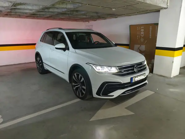 Volkswagen Tiguan 1.4 TSI eHybrid R-Line DSG 2021 Híbrido Plug-In — 82 000 km · Setúbal Volkswagen Tiguan 2021