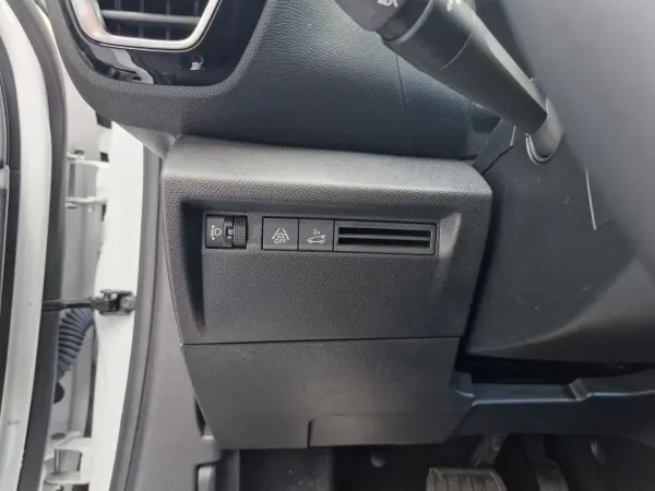 Citroën e-C4 X 2024 - 31000 EUR, 11664 km - AUTO.MOTO.pt - 11664km - foto 20 de 22