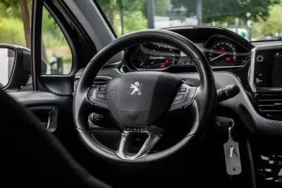 Peugeot 2008 2018 - 8750 EUR, 72668 km - AUTO.MOTO.pt - 72668km - foto 31 de 39