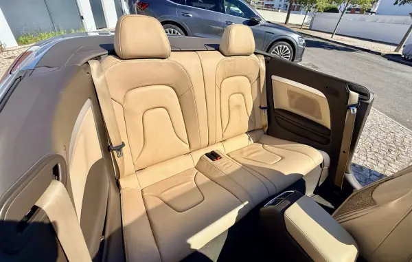 Audi A5 Cabrio 2015 - 23900 EUR, 128555 km - AUTO.MOTO.pt - 128555km - foto 27 de 61