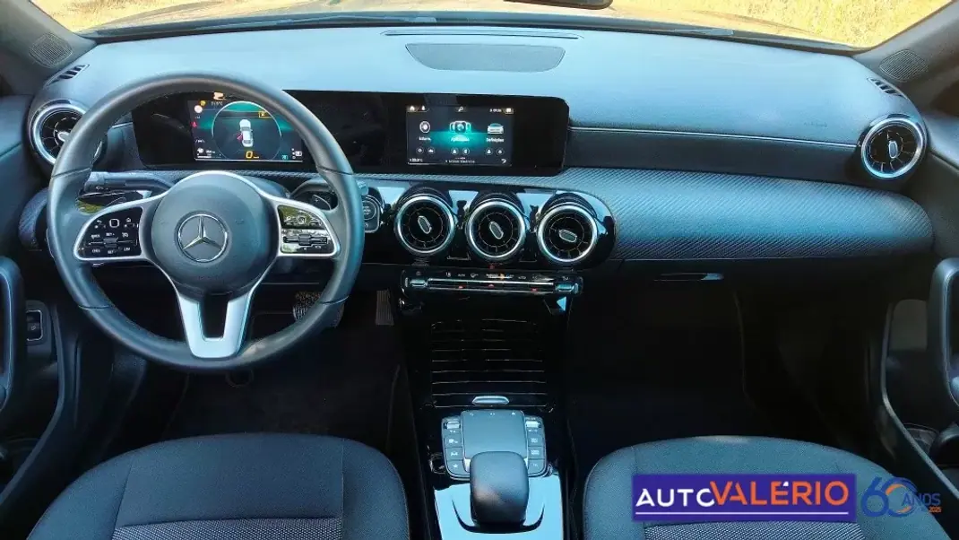 Mercedes-Benz CLA 200 2021 - 32950 EUR, 37470 km - 37470km - foto 11 de 26