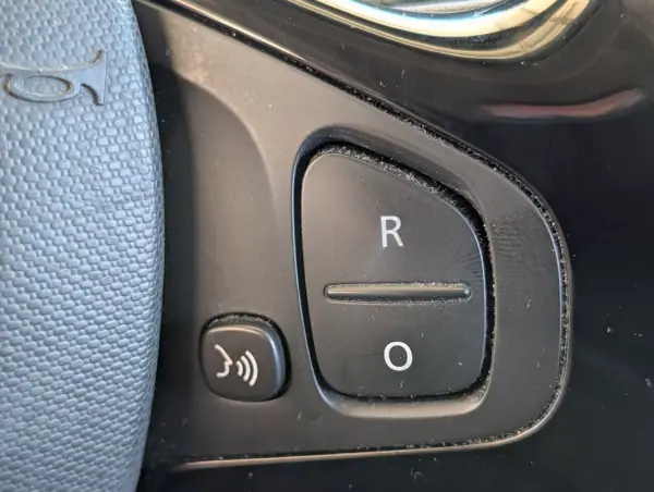 Renault Captur 2015 - 8500 EUR, 174577 km - AUTO.MOTO.pt - 174577km - foto 21 de 23