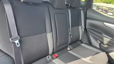 Nissan Qashqai 2018 - 19250 EUR, 62000 km - AUTO.MOTO.pt - 62000km - foto 16 de 18