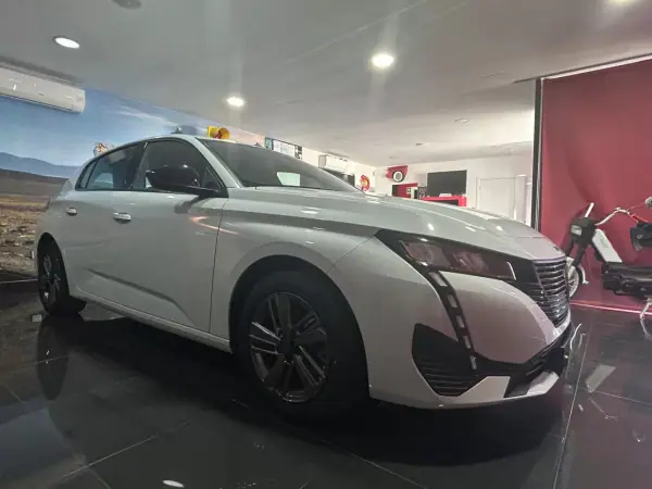 Peugeot 308 2024 - 21950 EUR, 60834 km - AUTO.MOTO.pt - 60834km - foto 7 de 19