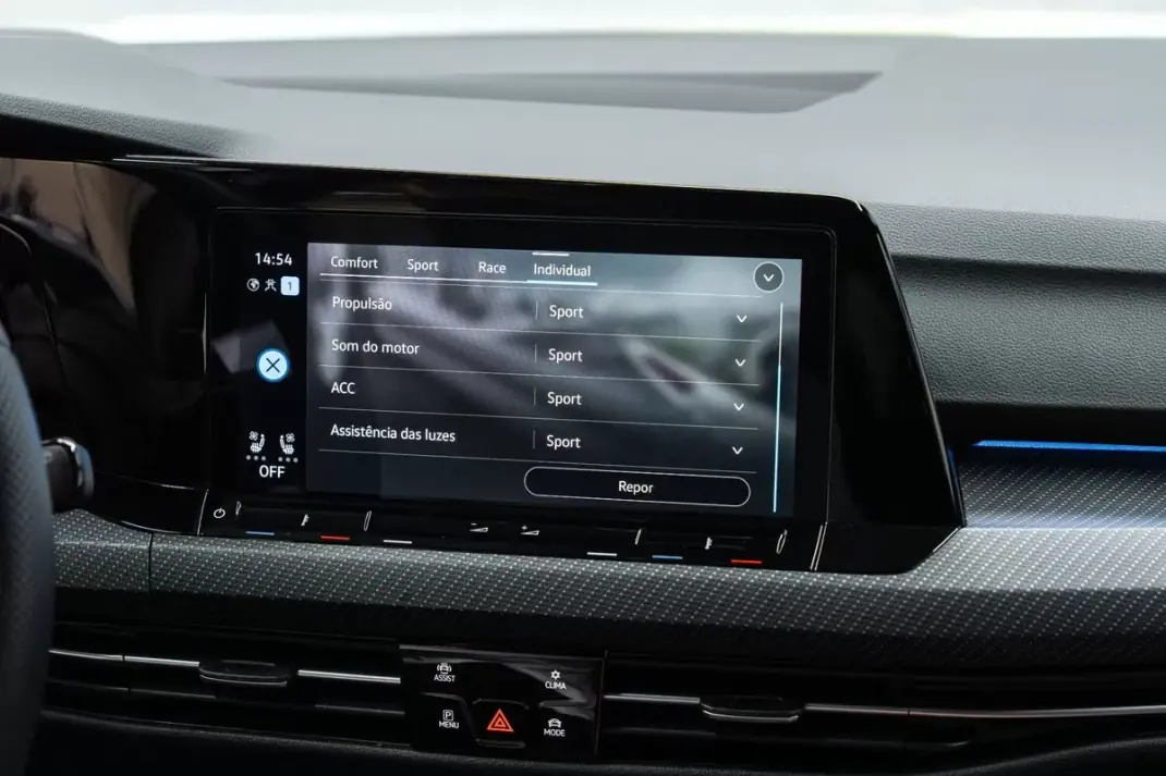 Volkswagen Golf 2022 - 46950 EUR, 33000 km - AUTO.MOTO.pt - 33000km - foto 44 de 52