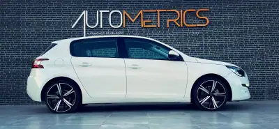 Peugeot 308 2014 - 12500 EUR, 151000 km - AUTO.MOTO.pt - 151000km - foto 5 de 16