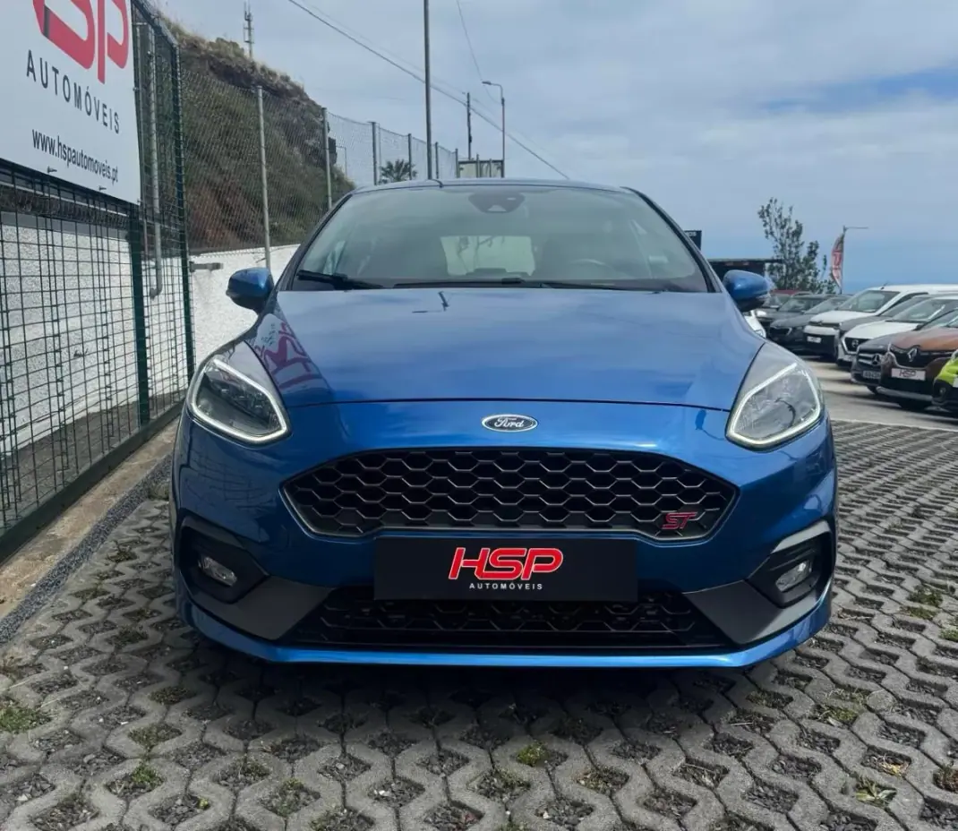 Ford Fiesta 2019 - 22990 EUR, 111300 km - AUTO.MOTO.pt - 111300km - foto 2 de 15