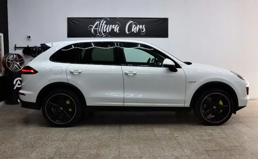 Porsche Cayenne 2015 - 41900 EUR, 140000 km - 140000km - foto 26 de 32